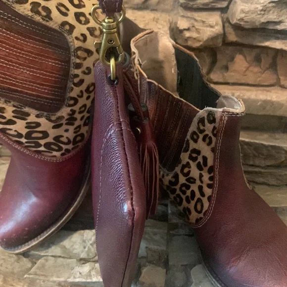 Frye Paige Wristlet - Picture 8 of 15